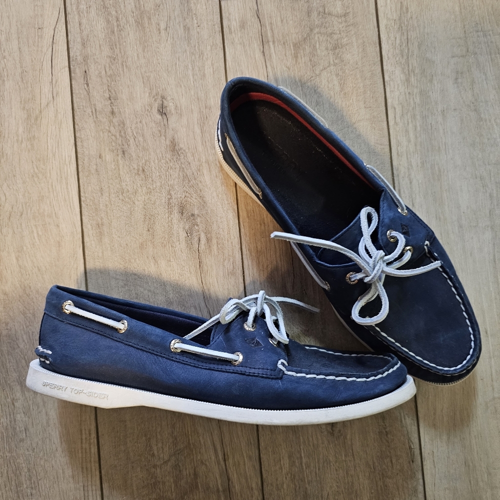 Sperry leather loafer